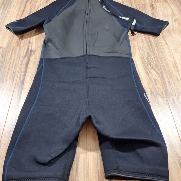 Bare Wetsuit size large - Picture 2 of 7